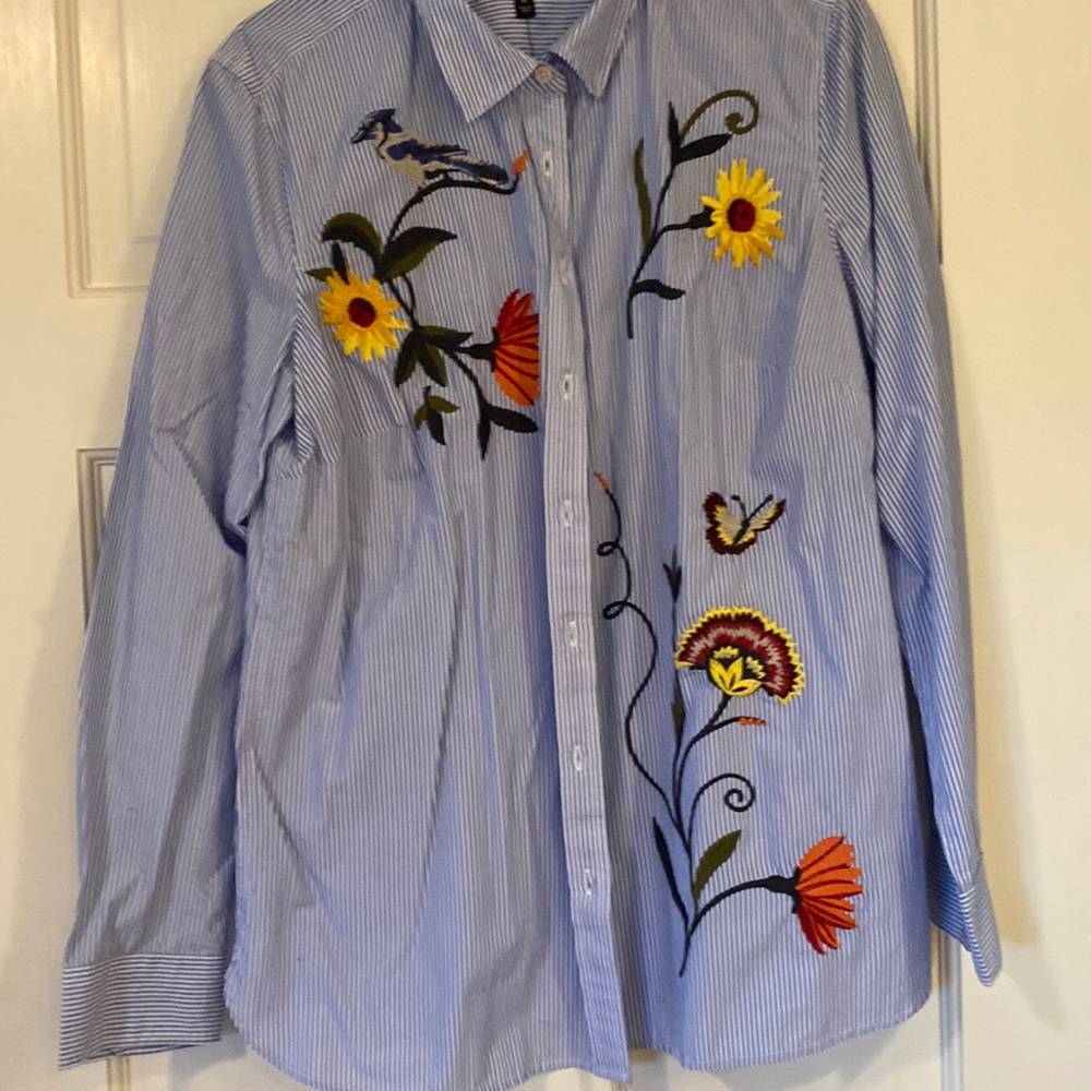 Talbots beautifully embroidered blue and white stripe shirt size M